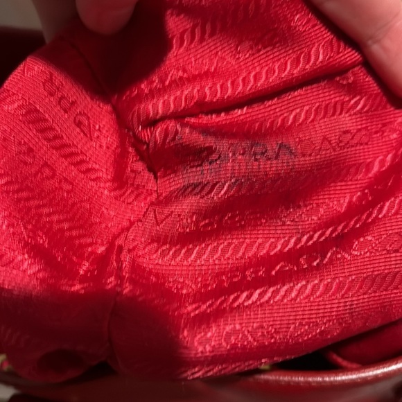 Prada Red Saffiano Vernice Leather Galleria Tote - Picture 4 of 15